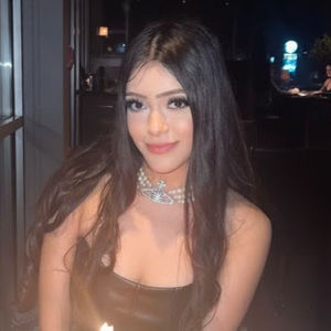 Meet your Posher, Cyntia